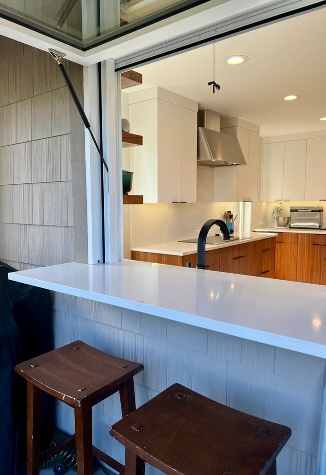 Building Photo - A Rare Offering in Bend’s Most Desirable A...