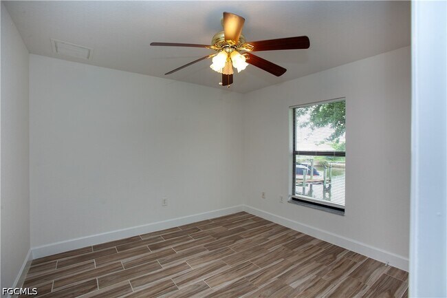 Building Photo - 2110 SW 38th Terrace