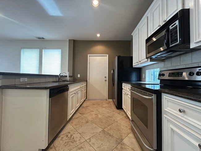 Building Photo - 2030 Bailey St