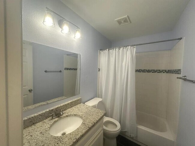 Building Photo - 13205 Bourbon St