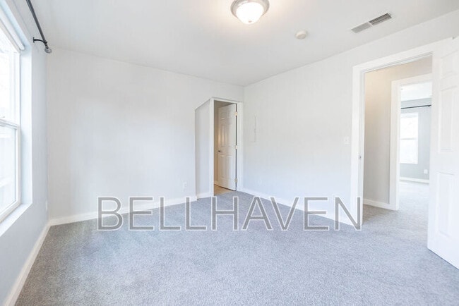 Building Photo - 624 W Fort St