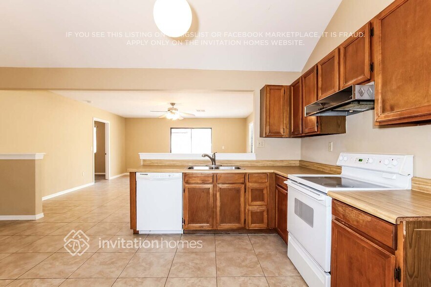 Building Photo - 5550 W Garden Dr