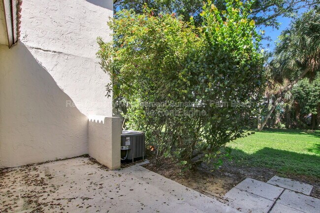 Building Photo - 3143 Kingswood Terrace