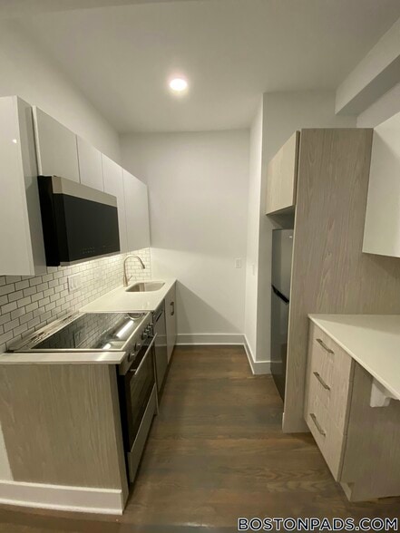 Building Photo - 11 Queensberry St