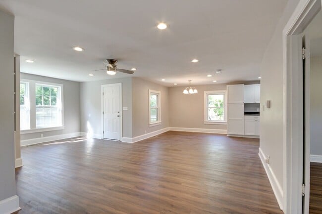 Building Photo - Charming Renovated Ranch Style Home With  Hardwood Flooring and White Cabinetry
