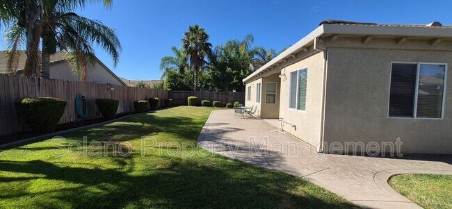 Building Photo - 1085 Crystal Springs Dr
