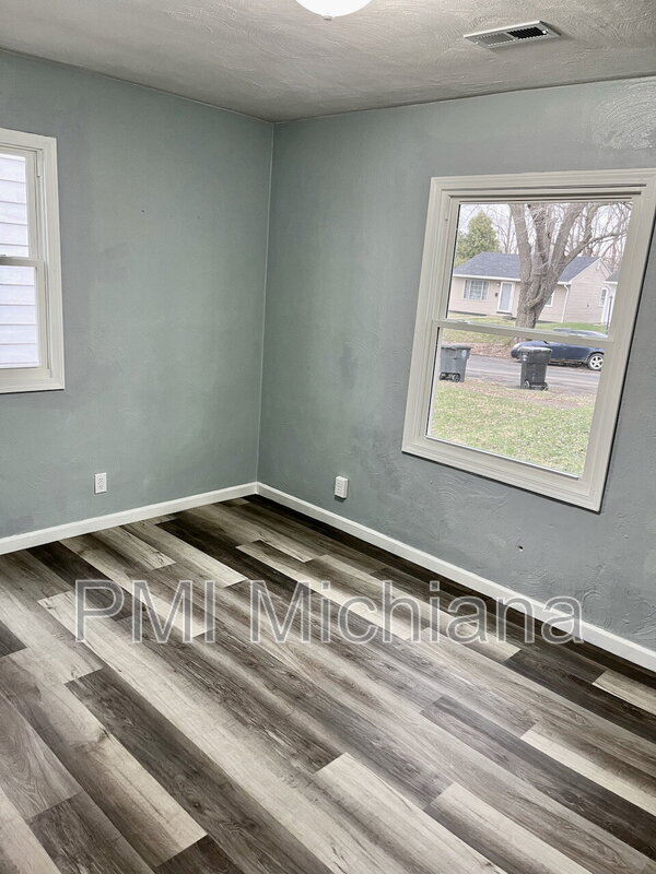 Building Photo - 1909 Swygart Ave