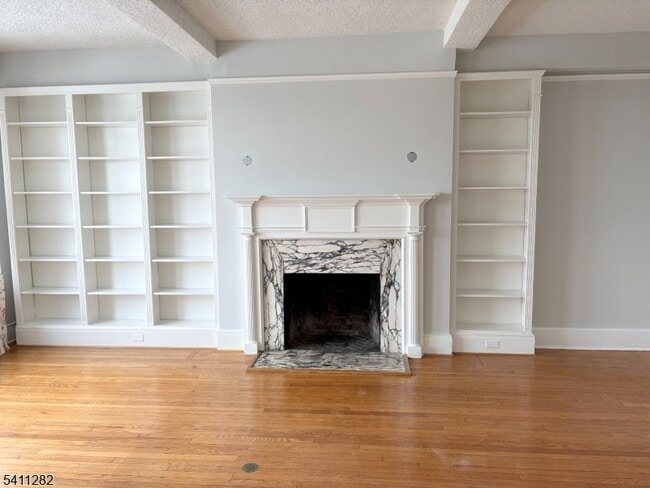 Building Photo - 363-377 Mt Prospect Ave