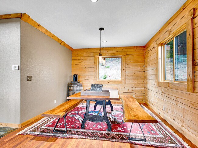Building Photo - 785 Warren Gulch Rd