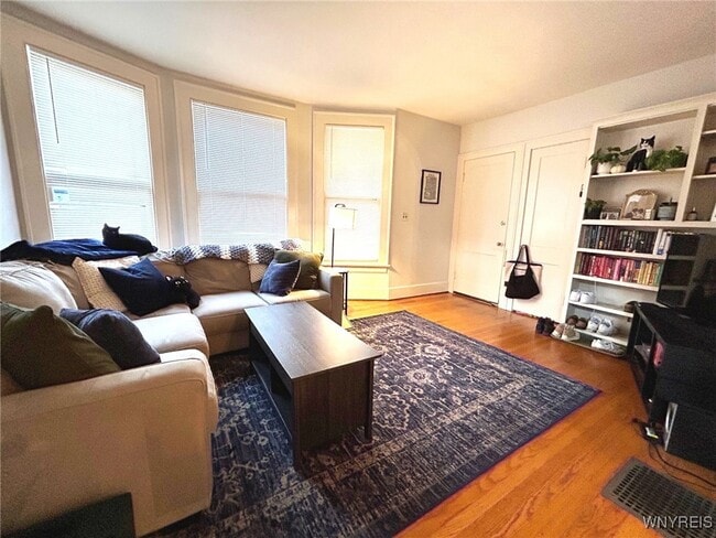 Building Photo - 240 Anderson Pl