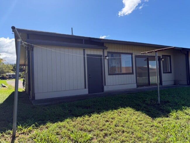 Primary Photo - 75 Kaupea St