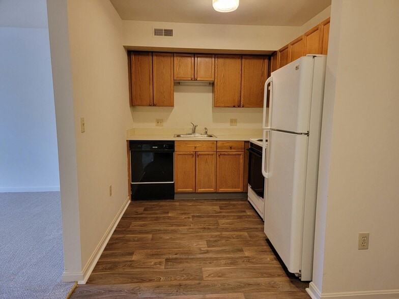 Building Photo - 94 Westpointe Ln