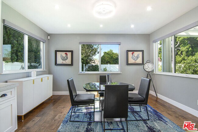 Building Photo - 2947 Kelton Ave