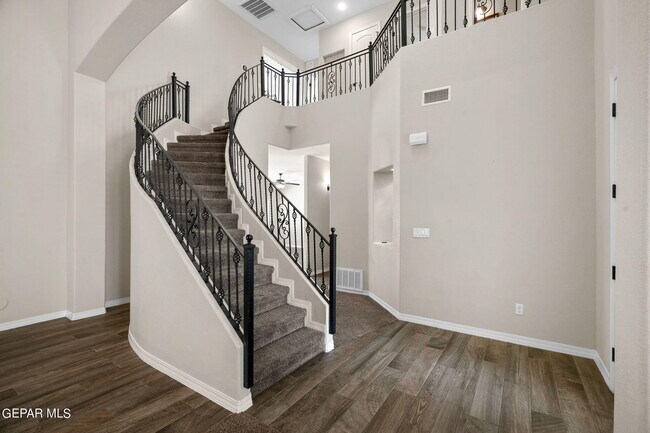 Building Photo - 7877 Enchanted View Dr