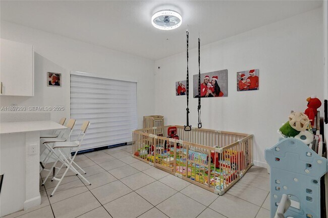 Building Photo - 250 SW 159th Ct