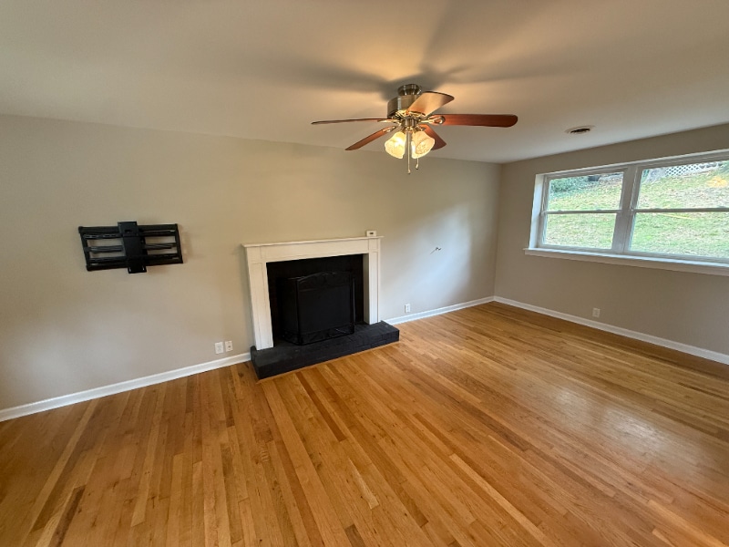 Building Photo - 536 Woodmont Dr