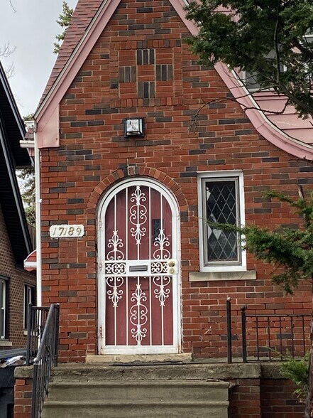 Building Photo - 17189 Santa Rosa Dr