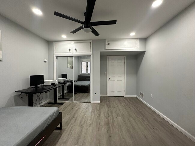 Building Photo - 75 Liberty Ave