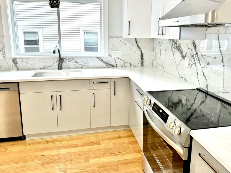 *Pictures are representative samples of the advertised unit. In some cases, the actual units you tou - 190 Hillside St
