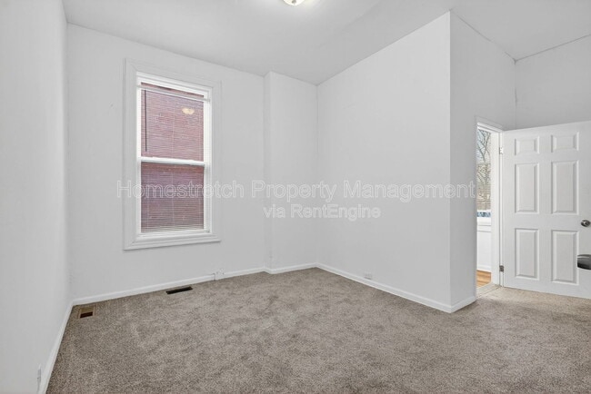 Building Photo - 3833 Oregon Ave