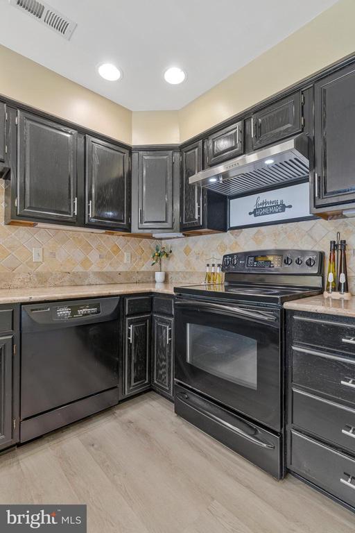 Building Photo - 4638 Luxberry Dr