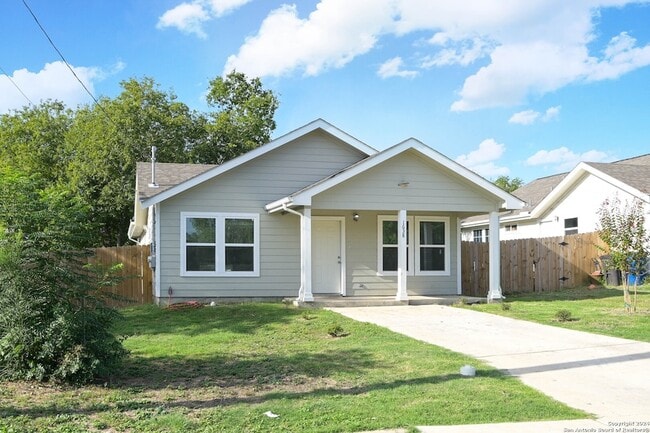 Building Photo - 1638 Peck Ave
