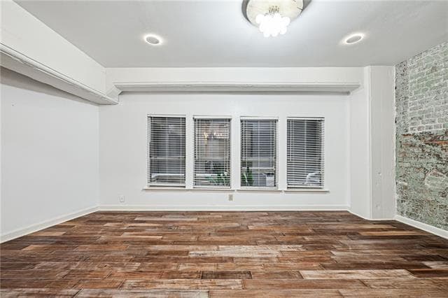 Building Photo - 333 Julia St