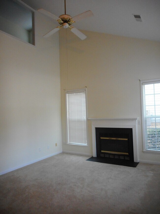 Building Photo - Beautiful Home in Northwest Greensboro