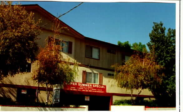 Building Photo - Burnet House Apartments