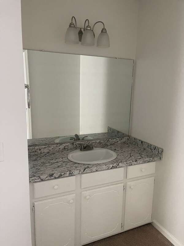 Building Photo - 11 Crescent Ln