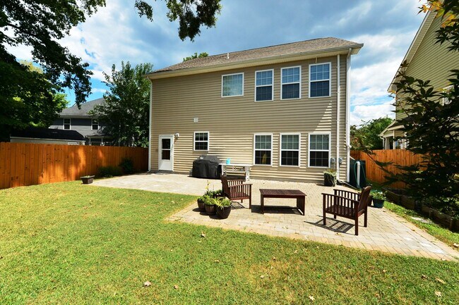 Building Photo - Just a few miles from NOB Navy Base and Ba...