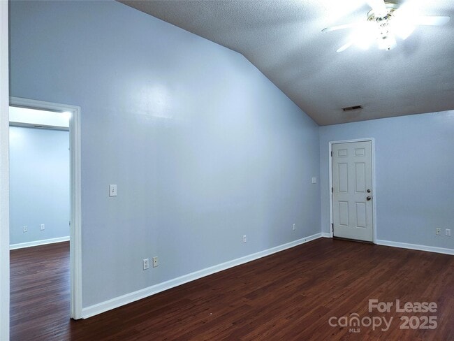 Building Photo - 1901 Timber Ln Dr