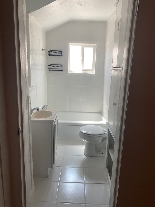 Building Photo - 215 Colorado Ave