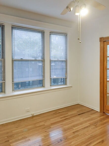 Building Photo - 1954 W Winona St