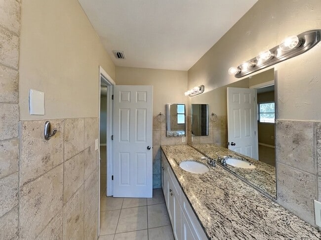 Building Photo - 2569 W Scarlet Oak Ct