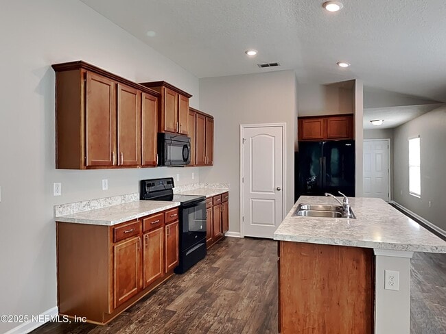 Building Photo - 8048 Meadow Walk Ln