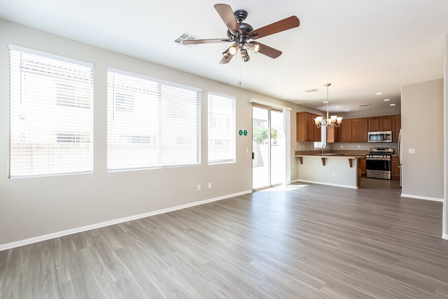 Building Photo - 1945 Barrel Oak Ave