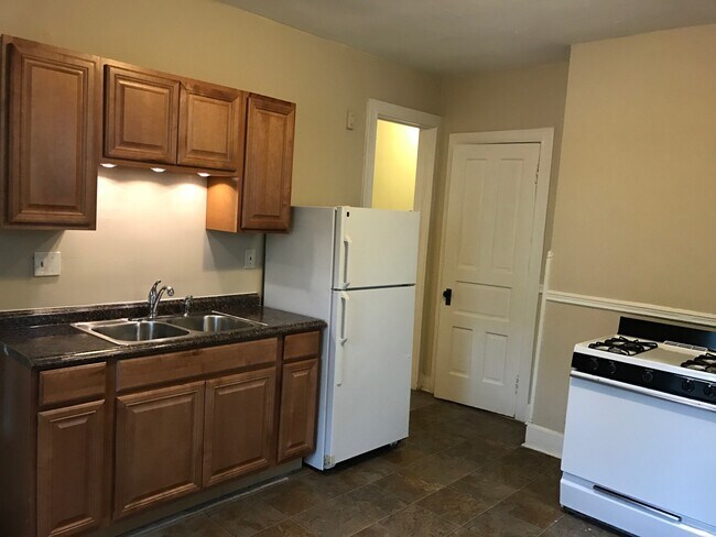 Building Photo - 2724-2726 N Murray Duplex