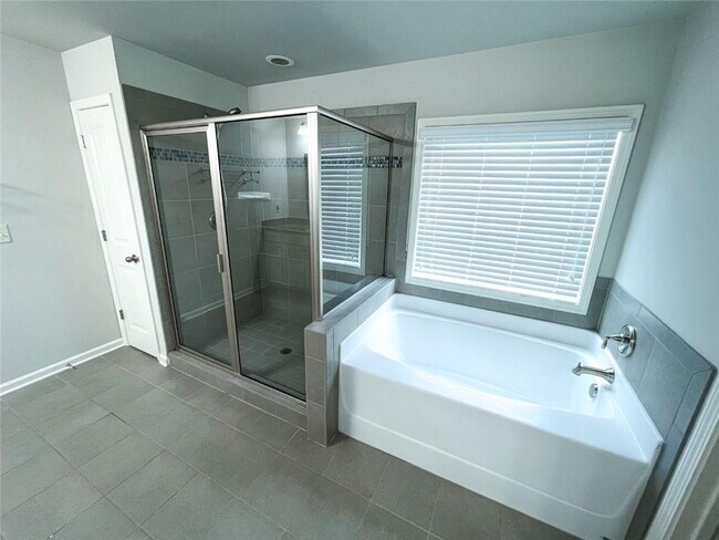 Building Photo - 4030 Tobiano Trl