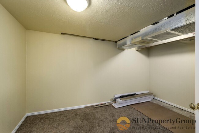 Building Photo - Newly Updated Liberty Wells Duplex!!