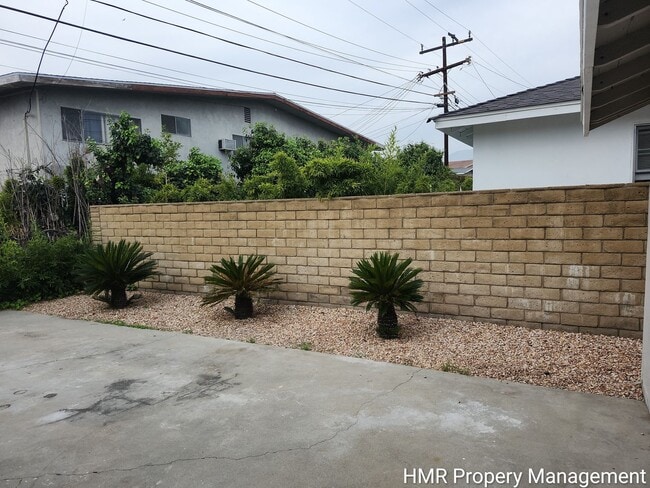 Building Photo - Charming Updated Home with Modern Upgrades