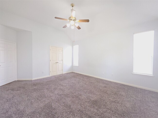 Building Photo - 9630 Green Valley Ln