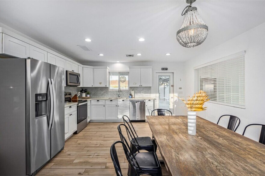 Building Photo - 7312 E Villa Way