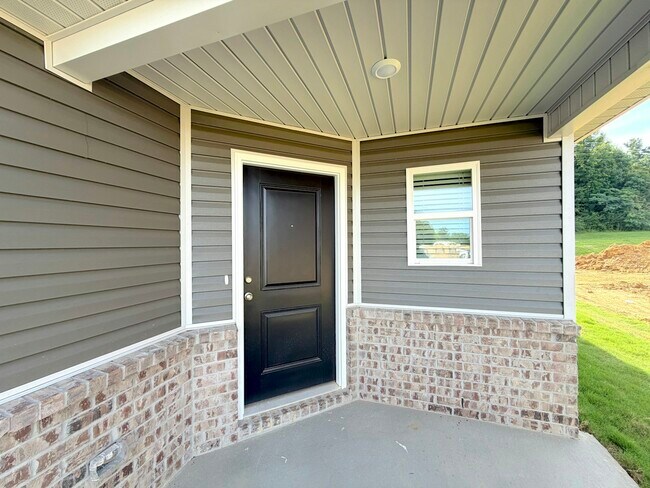 Building Photo - 128 Challenger Wy