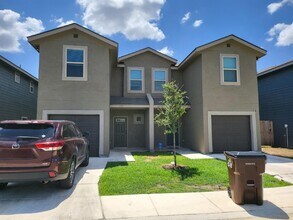 Building Photo - 6930 Lakeview Dr.
