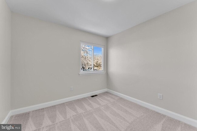 Building Photo - 1228 Chanticleer