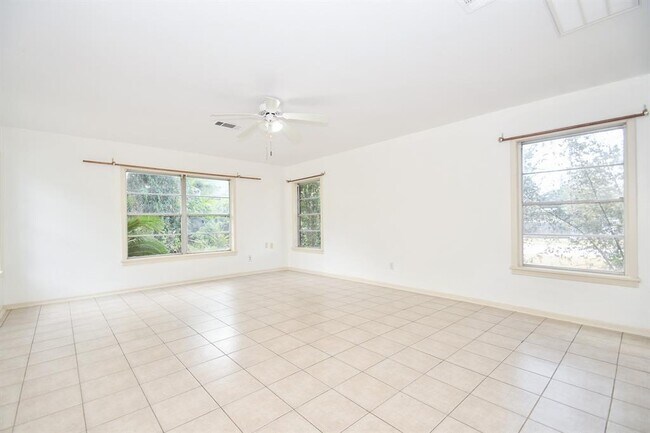 Building Photo - 1911 Wyndale St