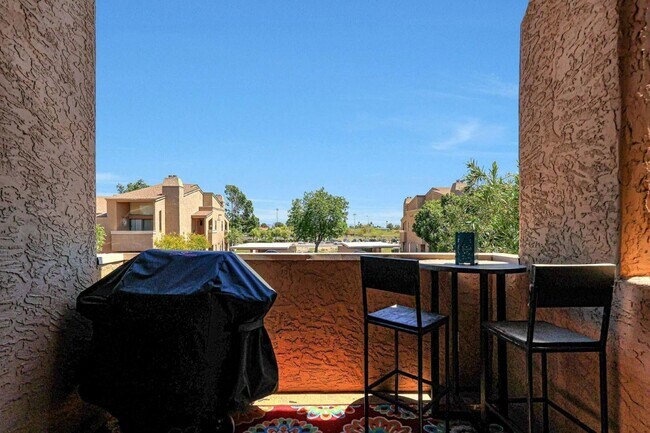 Building Photo - 7950 E Starlight Way