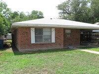 Building Photo - 1213 Park St