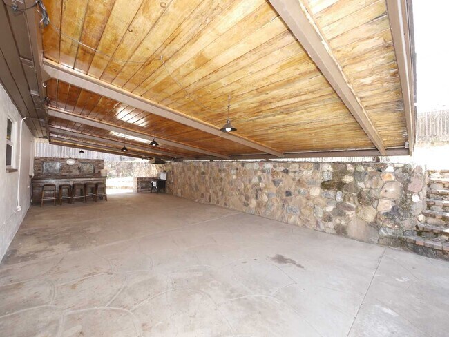 Building Photo - 209 Schober Ave